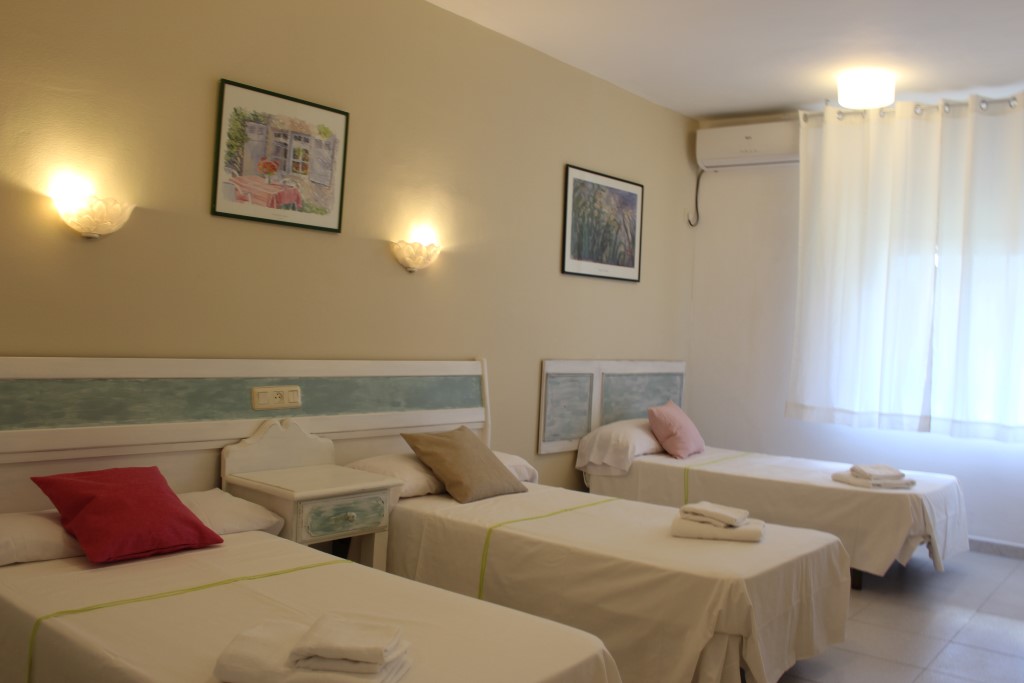 HOSTAL LA TORRE